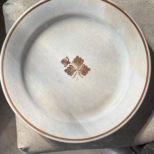 Elegant Alfred Meakin Gold Tea Leaf Plate